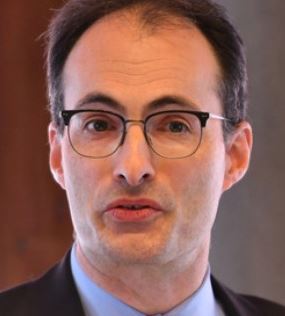 Portrait Dr. Rainer Grünig